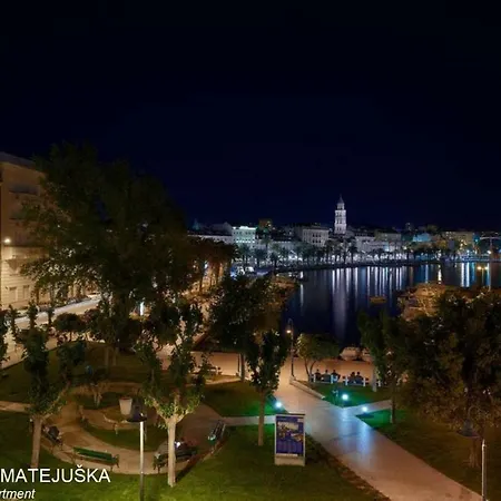 Stanic - Away From ! Lejlighed *