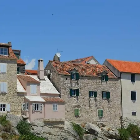 Stanic - Away From ! Lejlighed *