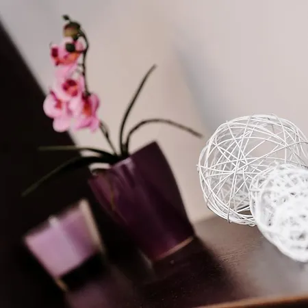 アパート Stanic - Away From !