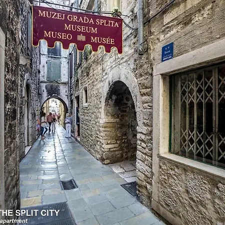 Stanic - Away From ! *