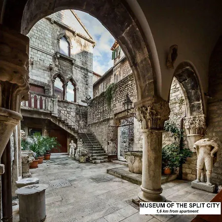 Stanic - Away From ! アパート *